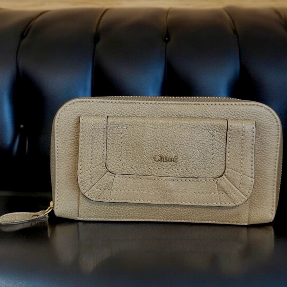 Authentic Chloé Tan Calfskin Paraty Flap Zip Wallet - Picture 4 of 16
